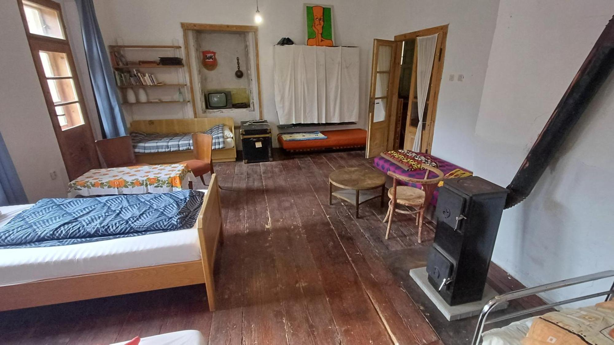 Cesta Hostel Tabor Bagian luar foto